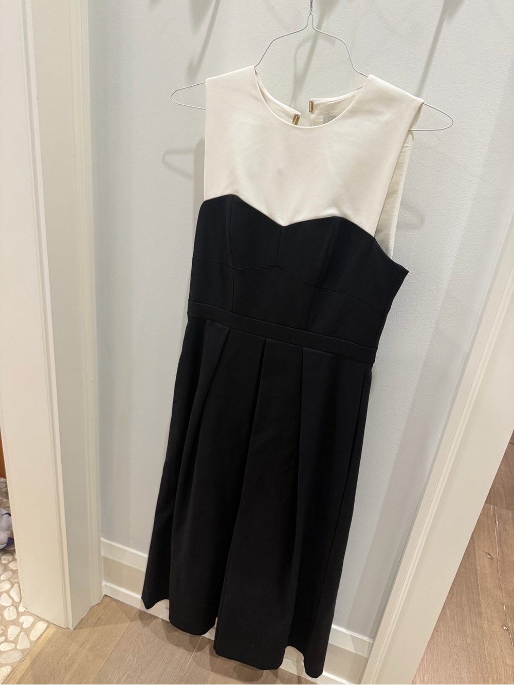Tibi Black & Cream Sleeveless Fit-and-Flare Midi Dress